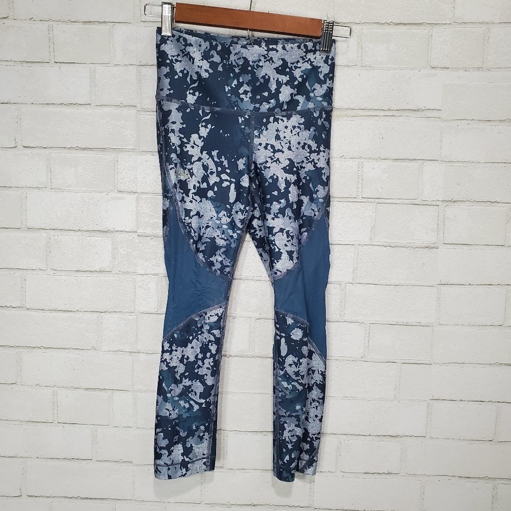 Under Armour compression‎ floral leggings